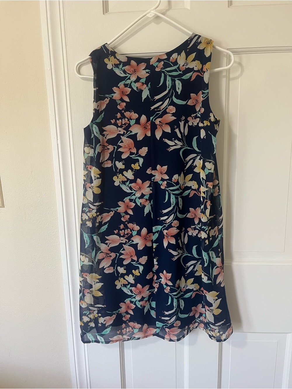 Dress - Picture 3 of 4